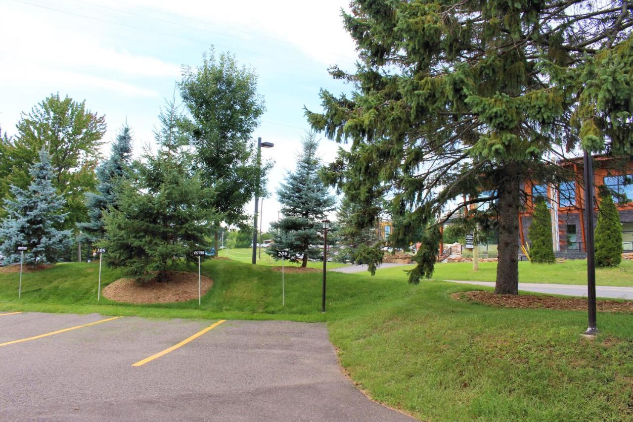 Le 204 Champlain Bromont Apartment Exterior photo